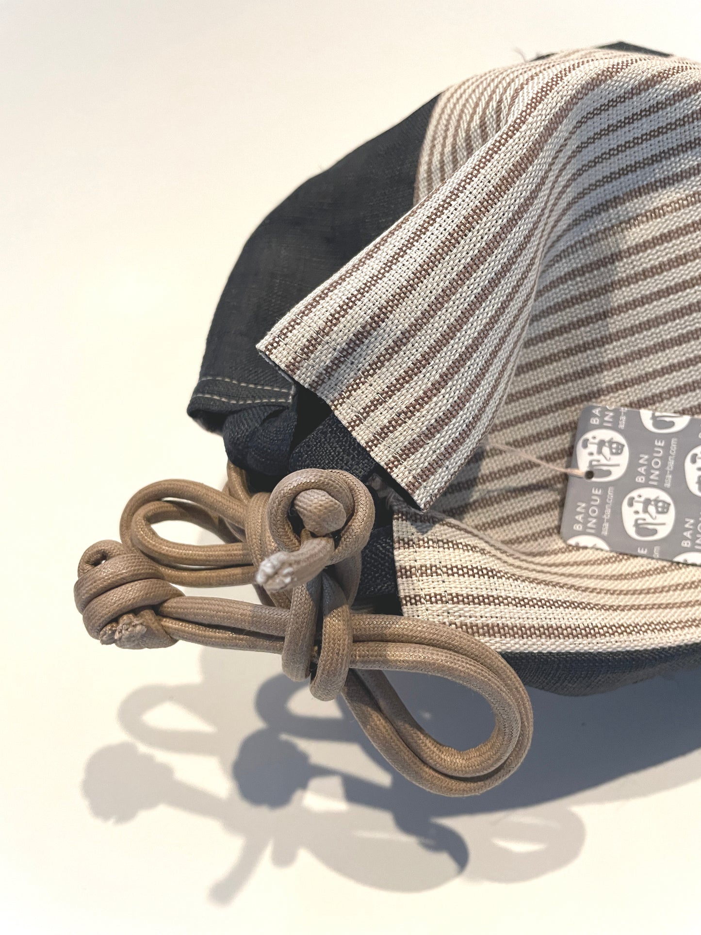 (井上企画・幡)メンズ巾着「麻(縞)」color.白茶