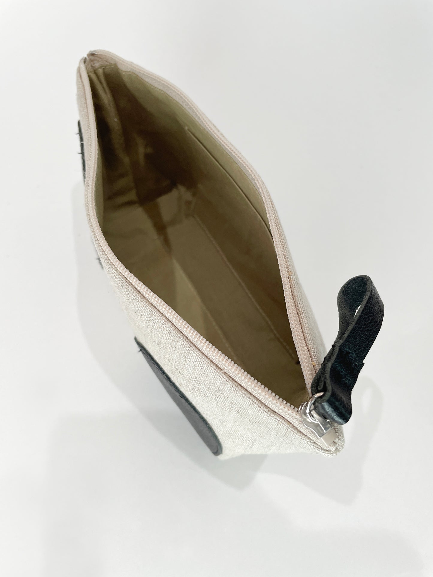 (井上企画・幡)皮の水玉ポーチ「color/black・beige 」