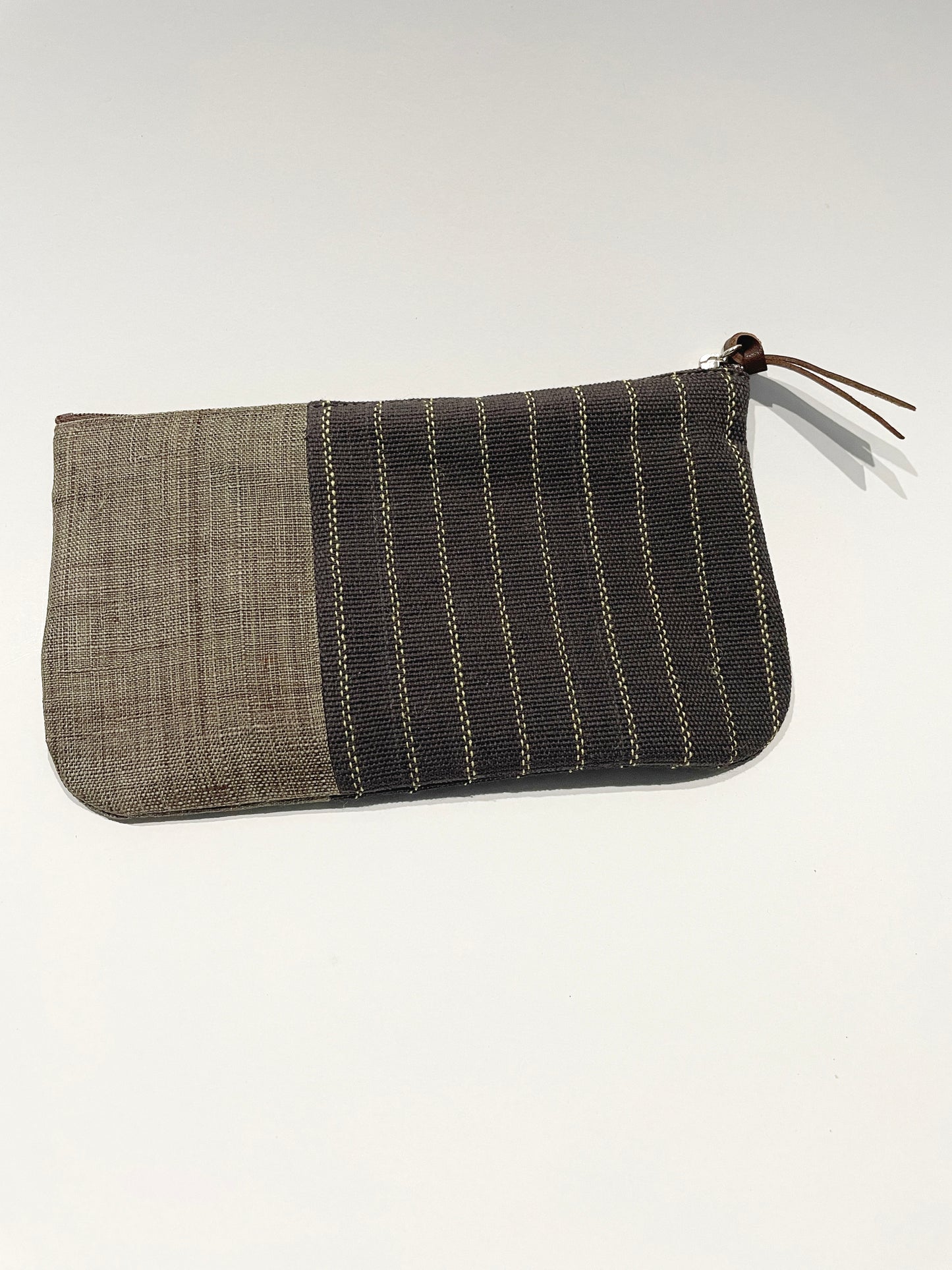 (Inoue Planning/Hata) Asahira Pouch/Color: Gray/White-brown