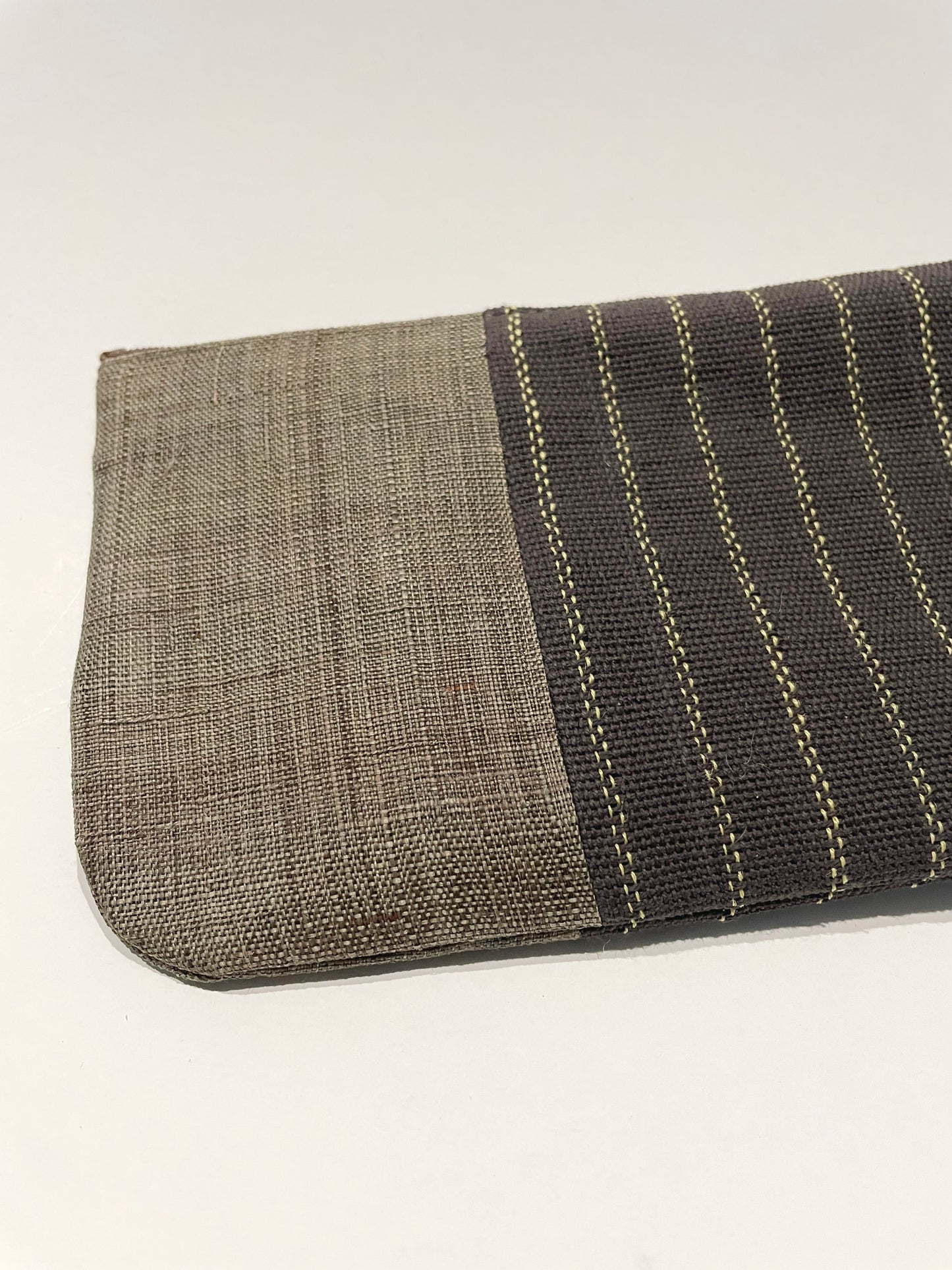 (Inoue Planning/Hata) Asahira Pouch/Color: Gray/White-brown