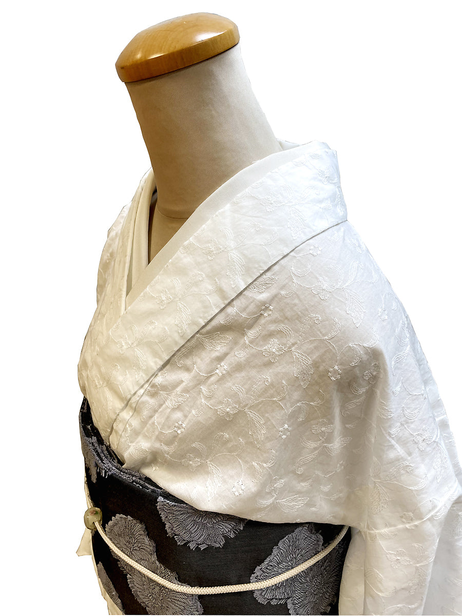 (KUON) Flower Embroidered Cotton Kimono "blossom" with Single-ply