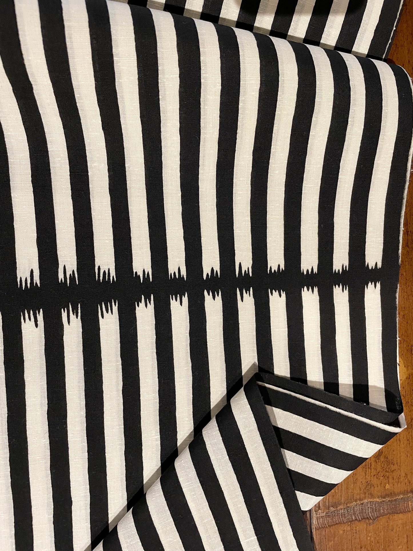 Sankatsuzome "Cotton Tsumugi Yukata/Stripes/Black & White"