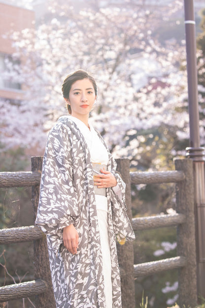 (KUON) Flower Embroidered Cotton Kimono "blossom" with Single-ply 